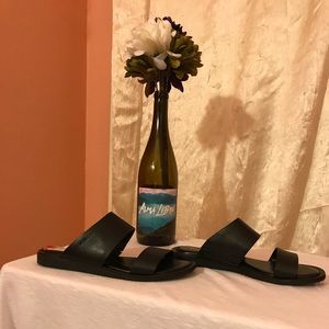 Michael Kors. “Millie” Slides. Sandals size 6